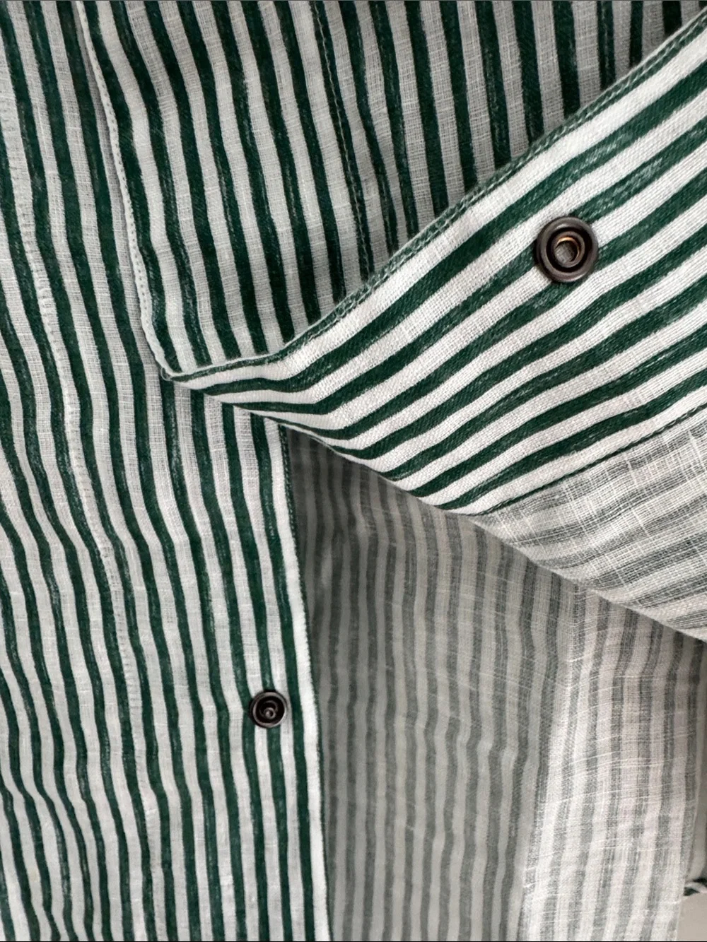 Emporio Armani Green and White Striped Casual Button-Down Shirt - Picture 4 of 8
